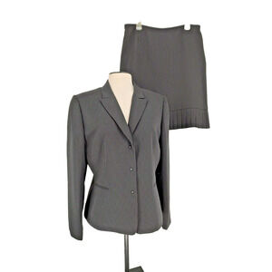 Tahari Woman's NEW Black Pinstripe Skirt Suit Size 16 Lined Ruffle Skirt Pockets